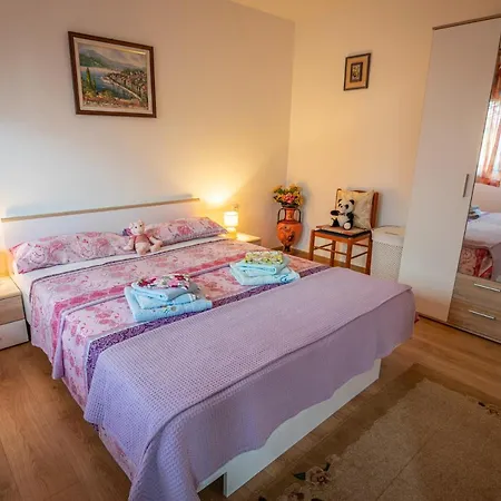Gina Apartman